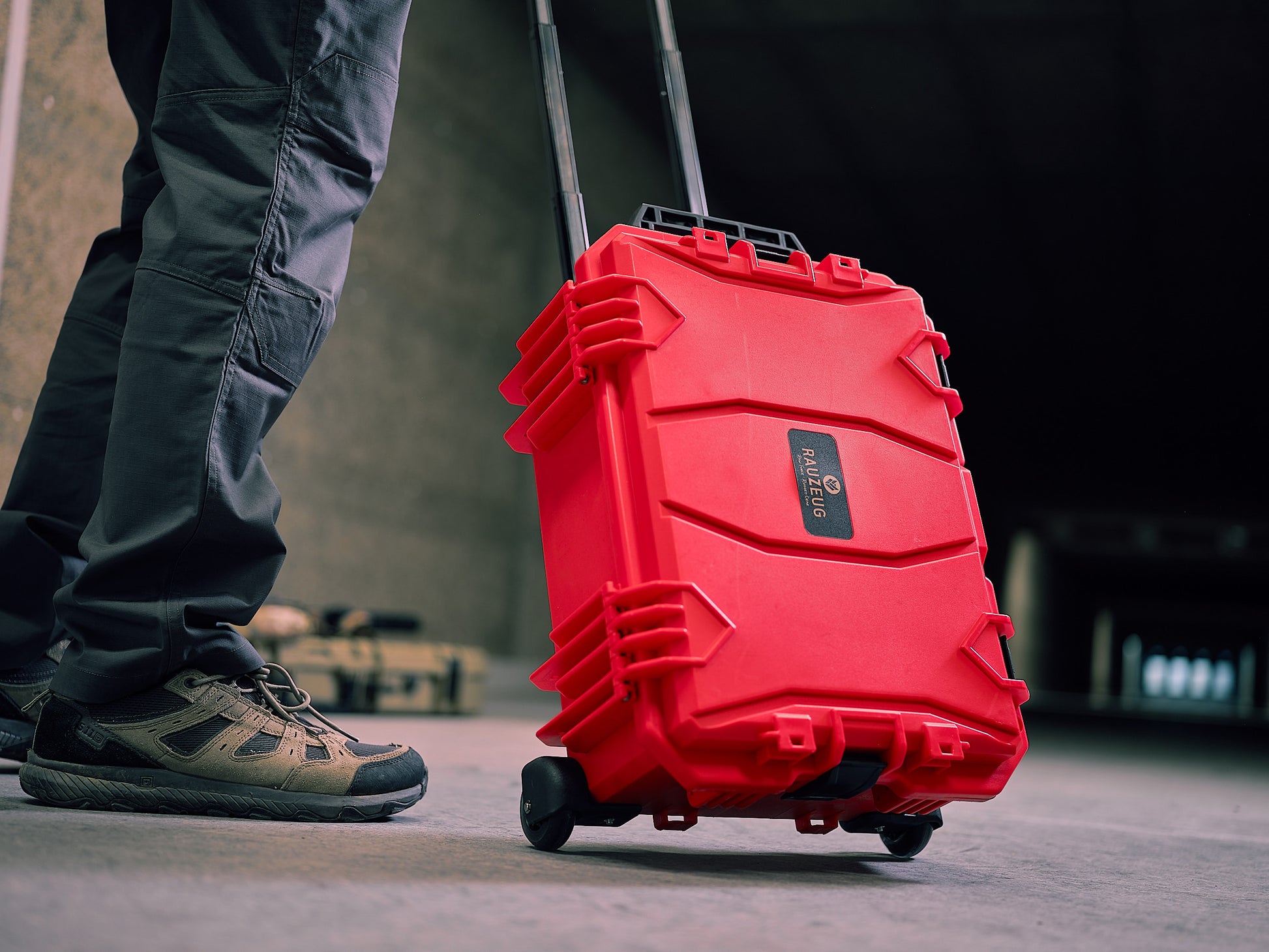 RAUZEUG RT465 - Schutzkoffer Trolley mit Rollen